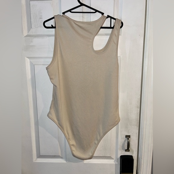 SHEIN Curve Hollow Out Body Suit Beige Size 1X - Picture 3 of 8